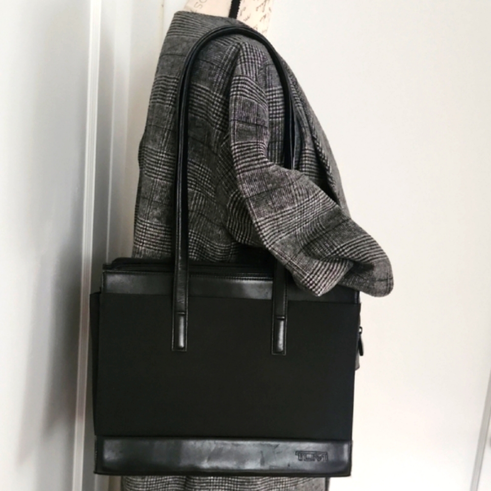 Black Leather Travel Bag